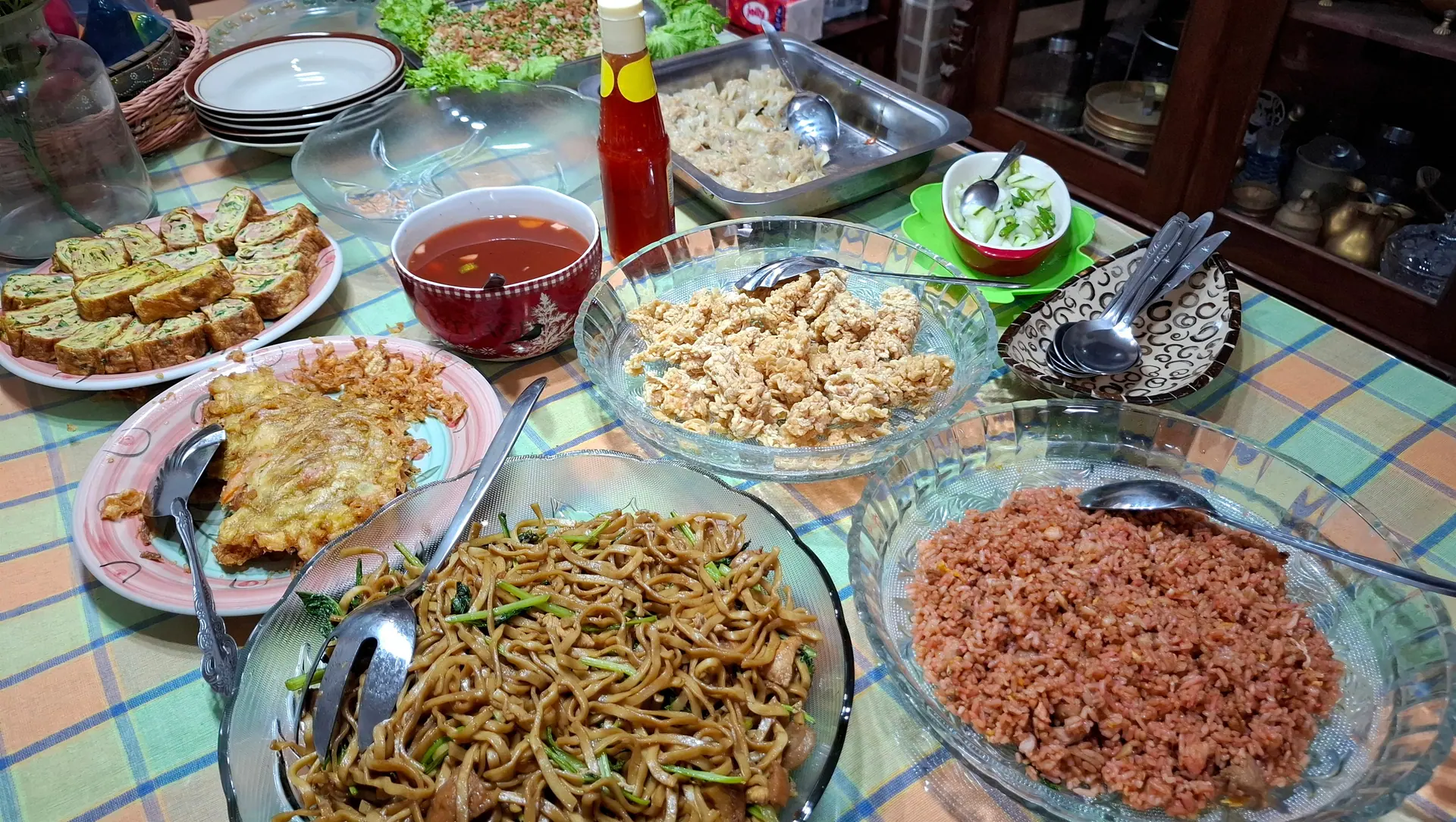 Table of Chinese dishes for a camp meal