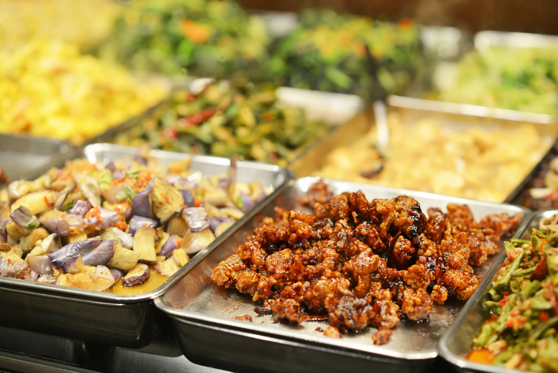 Fried chicken and vegetable dishes
